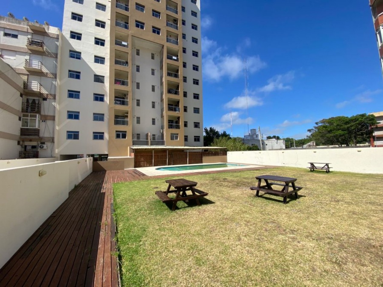 DPTO DE CATEGORIA C/ VISTA AL MAR EN LA COSTA CON ESPECTACULAR PARQUE C/ PISCINA