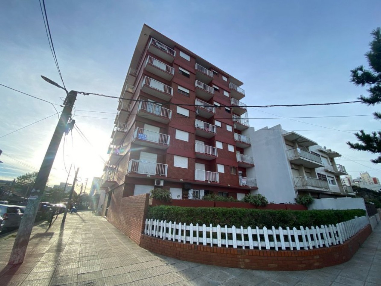 VENTA EN LA COSTA IMPORTANTE DPTO 3 AMB. FRENTE AL MAR CON ESPECTACULAR VISTA