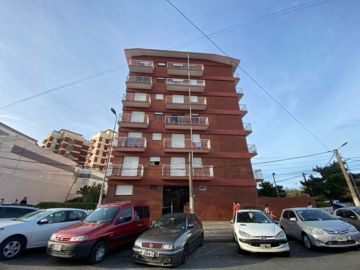 VENTA EN LA COSTA IMPORTANTE DPTO 3 AMB. FRENTE AL MAR CON ESPECTACULAR VISTA