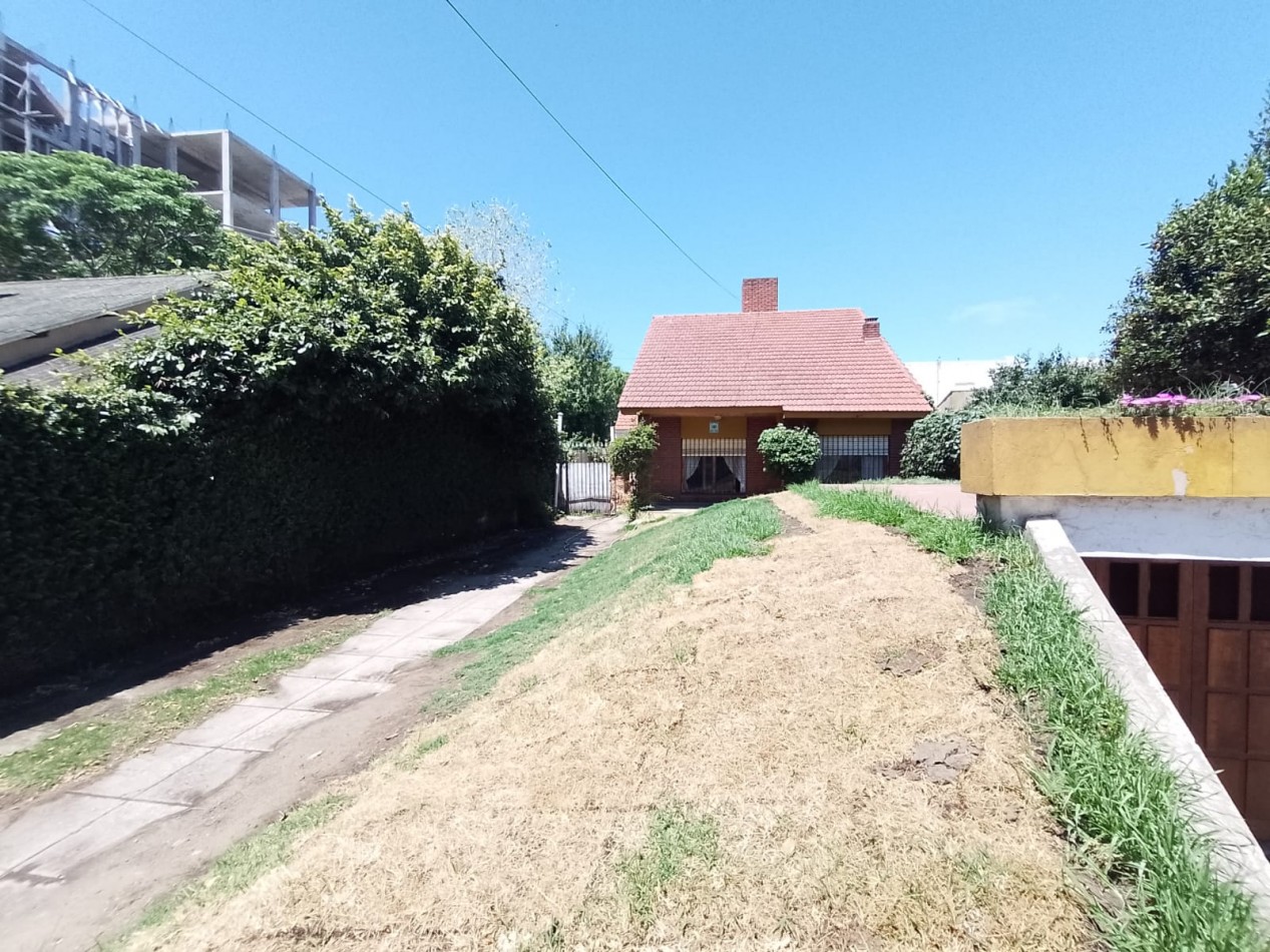 CHALET 5 AMBIENTES TODOS LOS SERVICIOS - PH