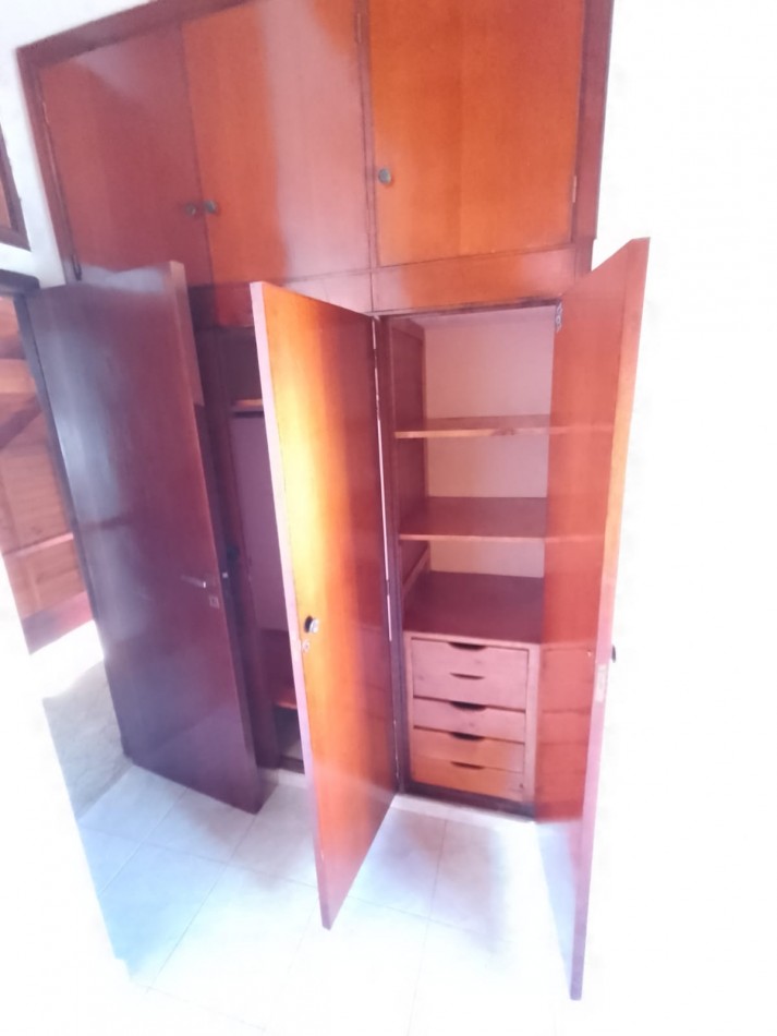 CHALET 5 AMBIENTES TODOS LOS SERVICIOS - PH