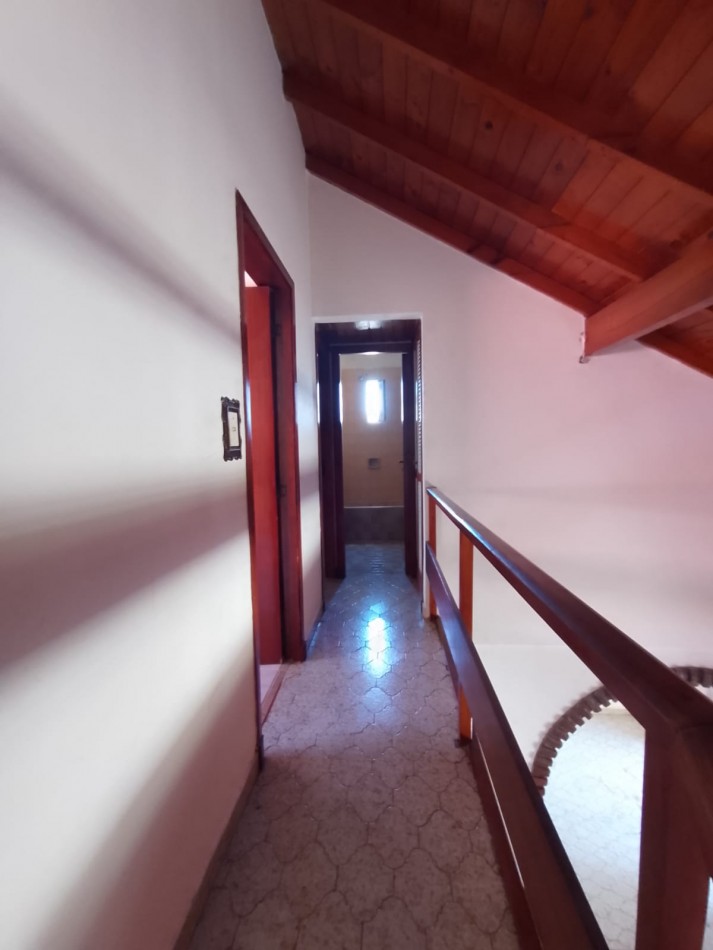 CHALET 5 AMBIENTES TODOS LOS SERVICIOS - PH