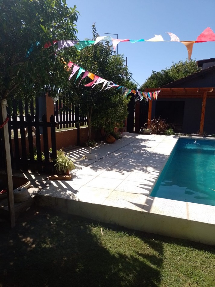 EN CONJUNTO!! CHALET MAS DEPARTAMENTOS CON PILETA