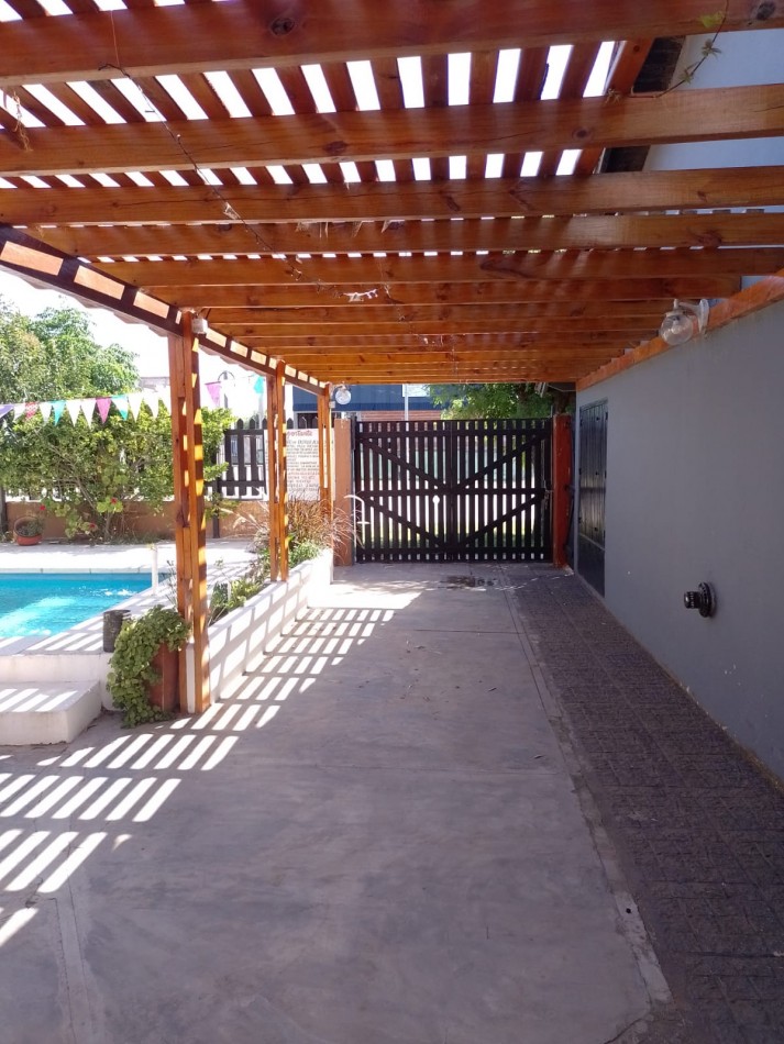 EN CONJUNTO!! CHALET MAS DEPARTAMENTOS CON PILETA
