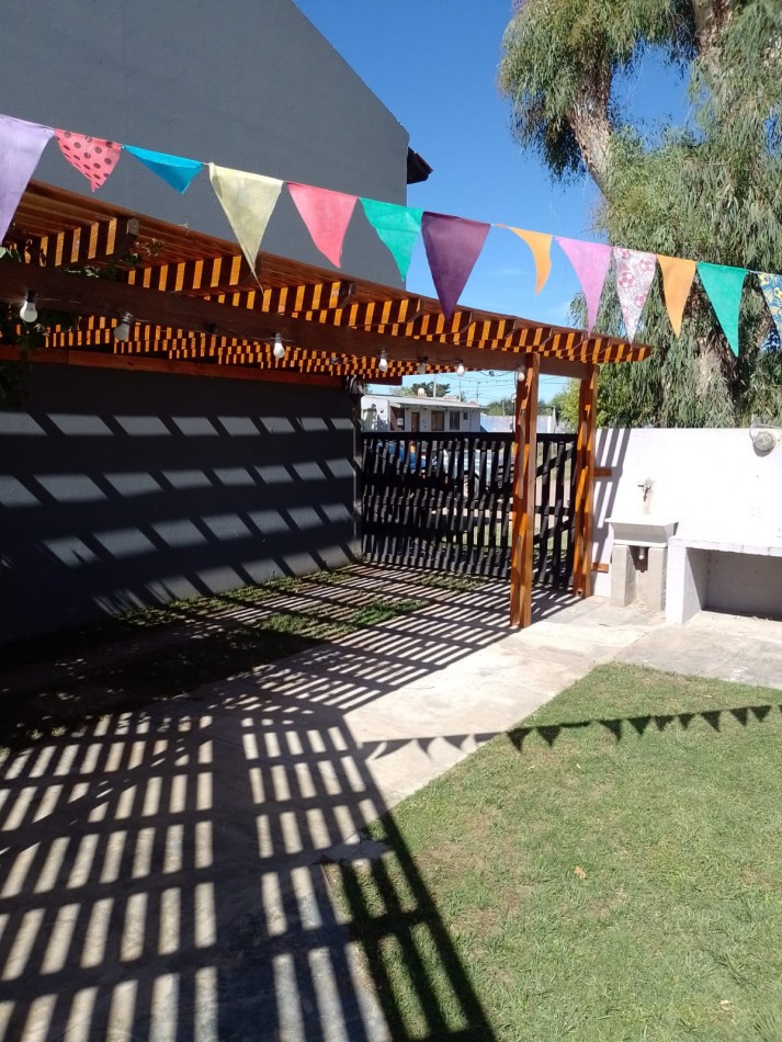 EN CONJUNTO!! CHALET MAS DEPARTAMENTOS CON PILETA