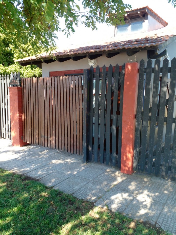 EN CONJUNTO!! CHALET MAS DEPARTAMENTOS CON PILETA