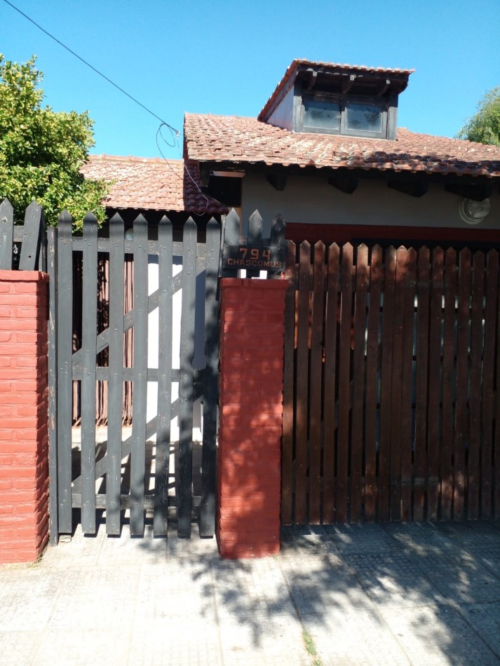 EN CONJUNTO!! CHALET MAS DEPARTAMENTOS CON PILETA