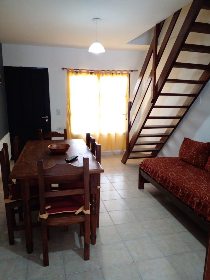 EN CONJUNTO!! CHALET MAS DEPARTAMENTOS CON PILETA