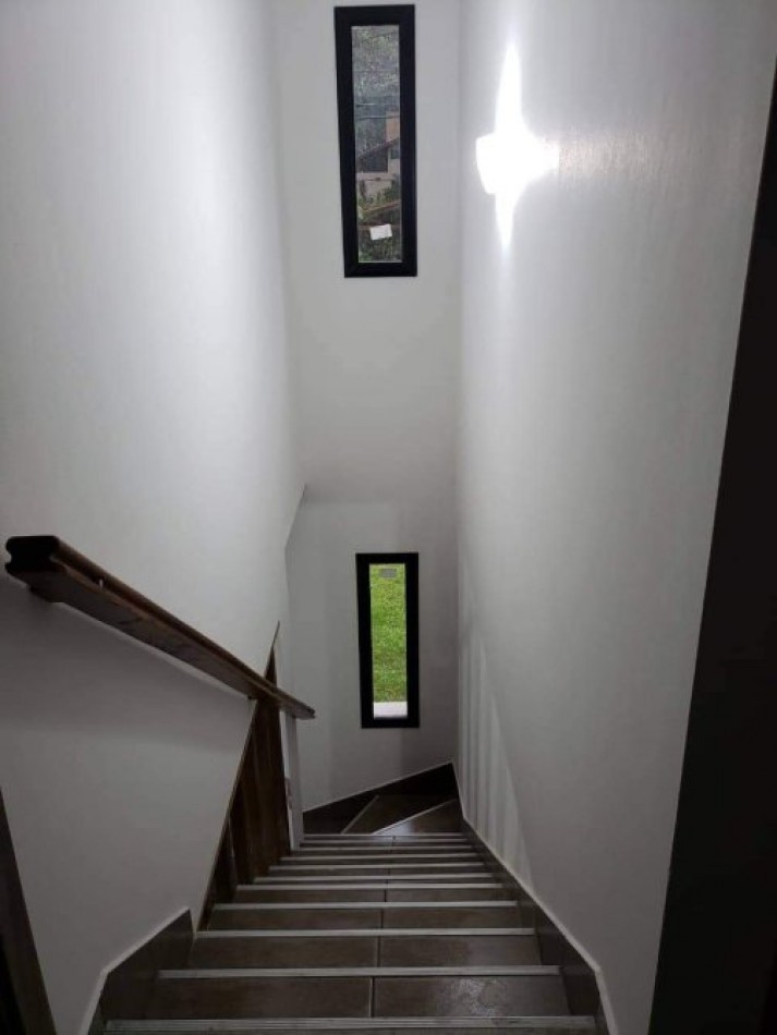 VENTA EN COSTA DEL ESTE, TRIPLEX 4 DORMITORIOS A ESTRENAR