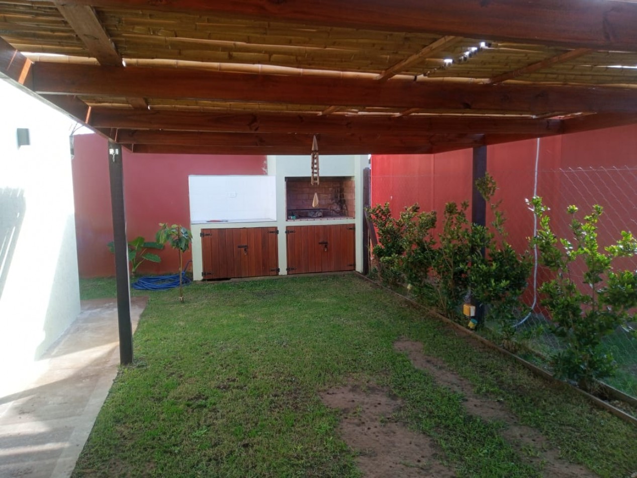 HERMOSA CASITA MUY LUMINOSA 