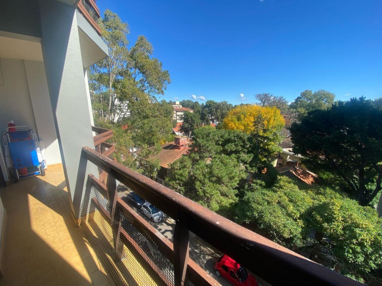 DEPARTAMENTO 4 AMBIENTES CON BALCON