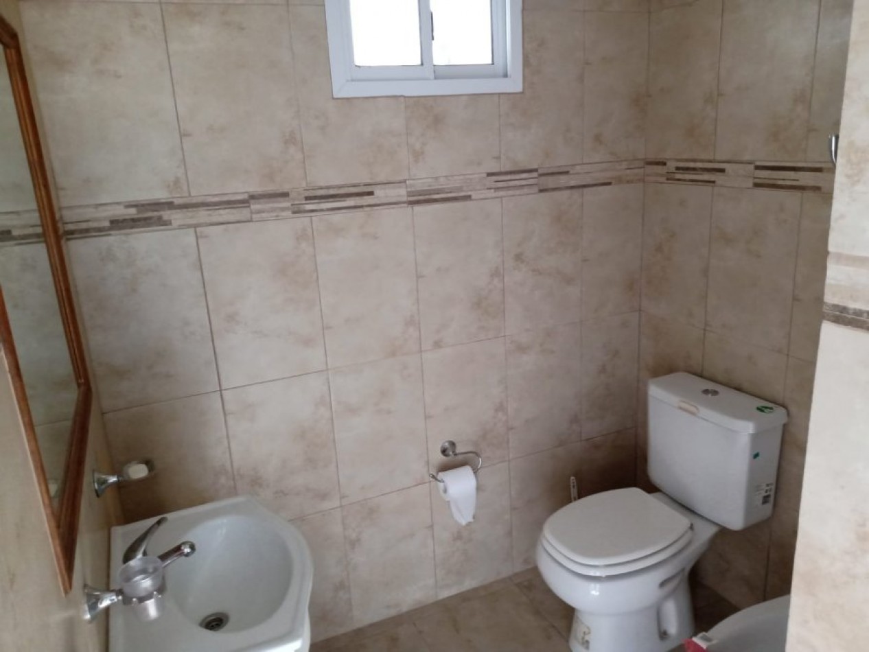 VENTA EN SANTA TERESITA, CASA 4 AMBIENTES CON PARQUE, 200M2 APROX.