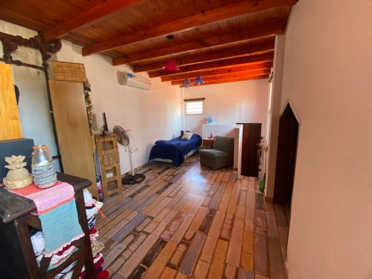 VENDO CASA EN SANTA TERESITA A METROS DEL MAR, 200M2 + SUBSUELO, OPORTUNIDAD!