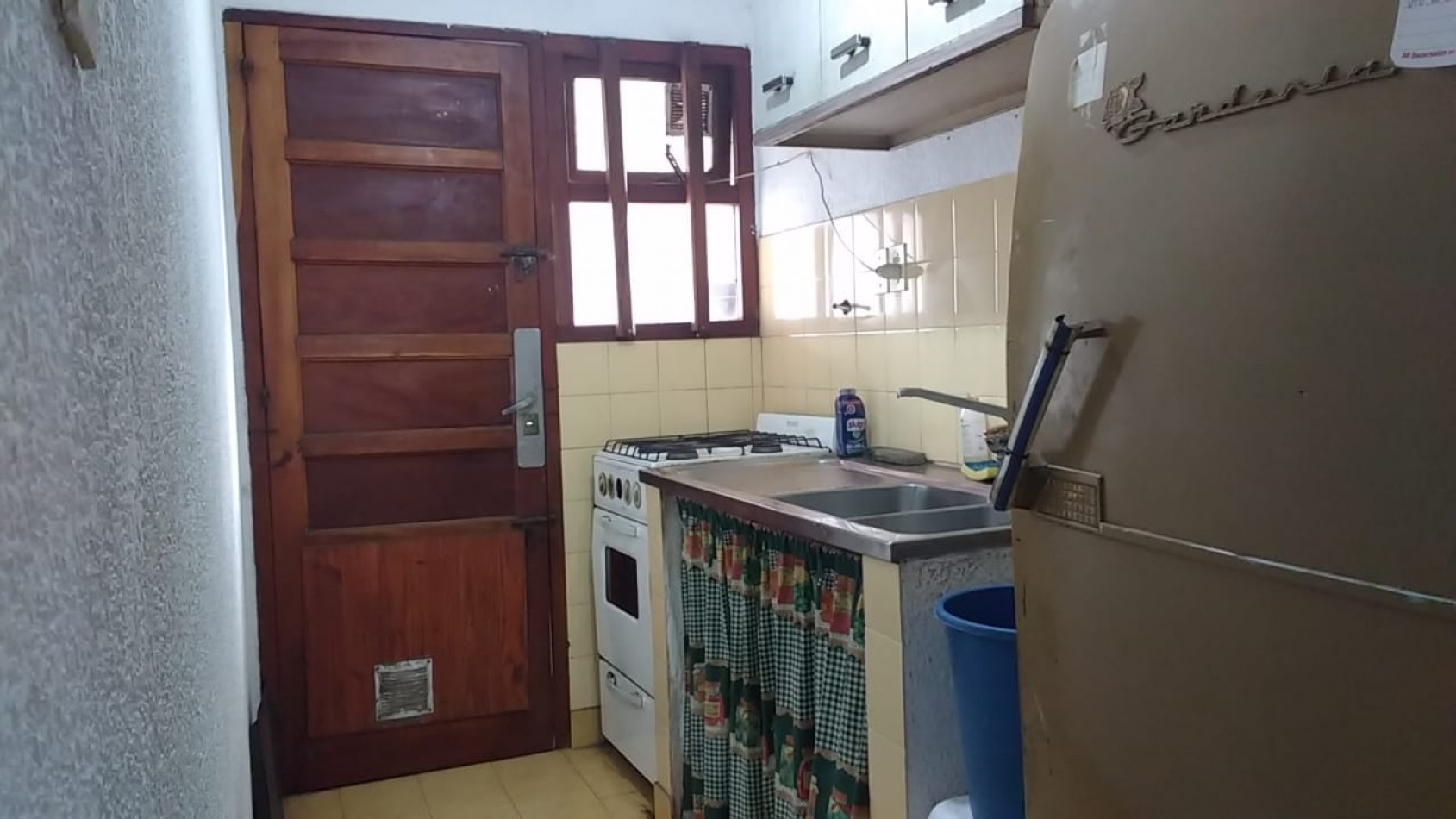 CHALET CON HERMOSO FONDO CON GAS NATURAL