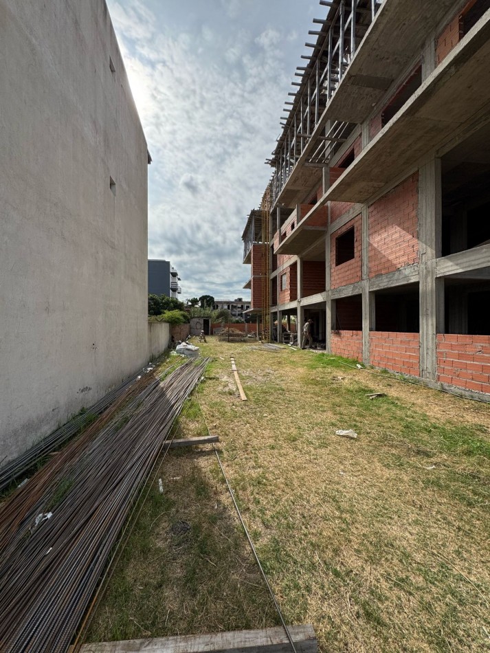 DEPARTAMENTOS EN POZO 2, 3 Y 4 AMBIENTES CERCA DEL MAR