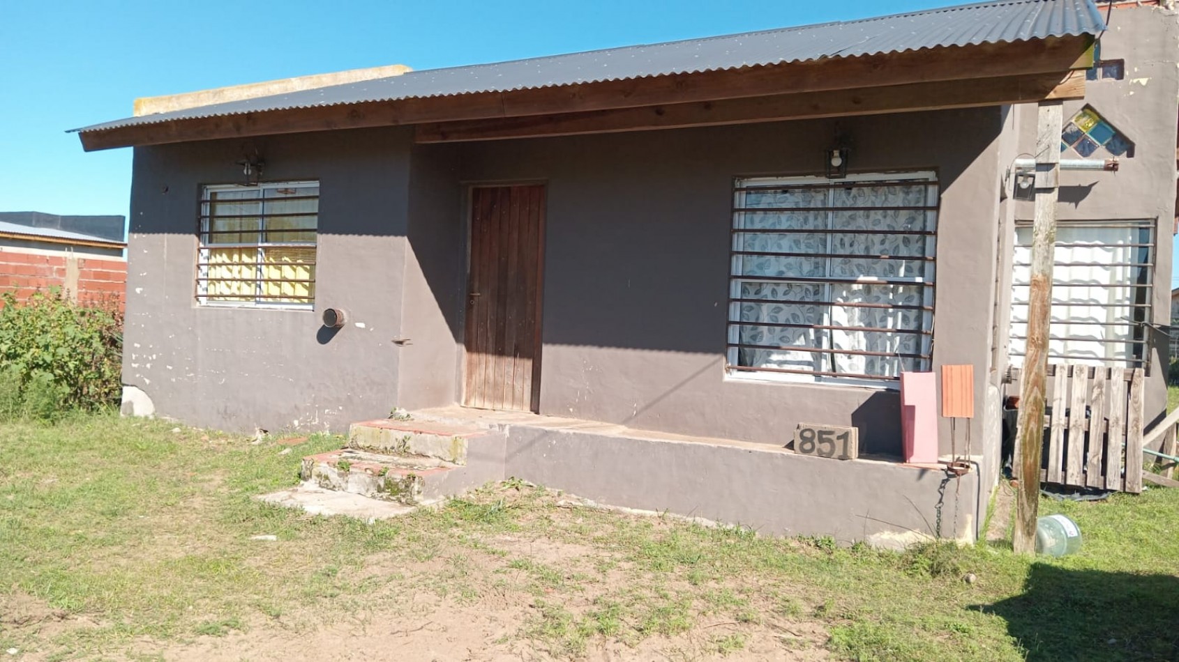 CHALET 3 AMBIENTES CON FONDO LIBRE