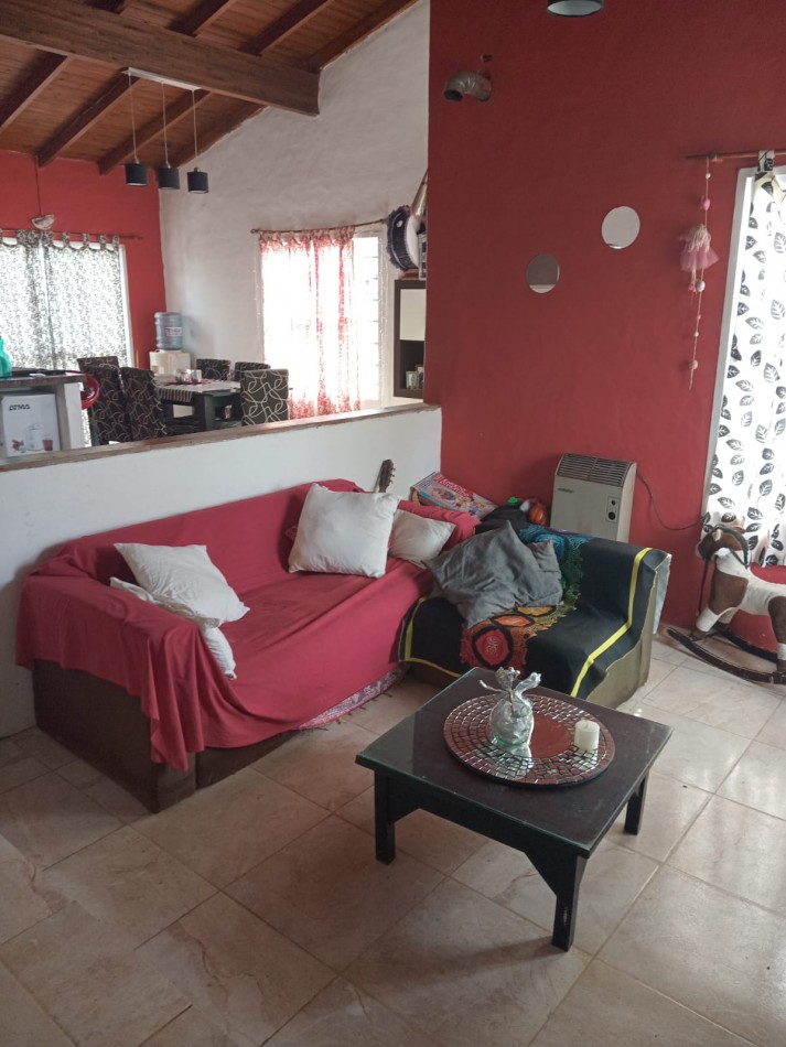 CHALET 3 AMBIENTES CON FONDO LIBRE