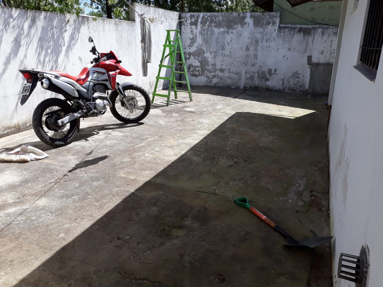 CASA CON LOCAL Y DEPARTAMENTO