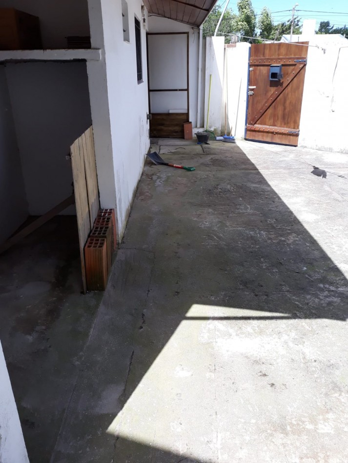 CASA CON LOCAL Y DEPARTAMENTO