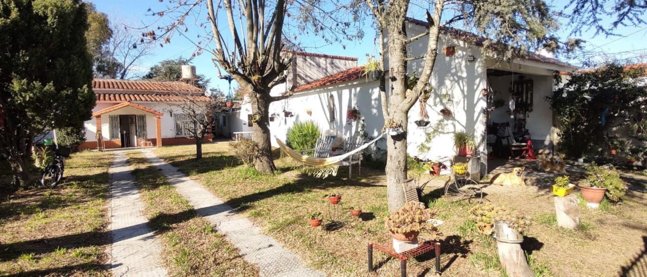 VENDO EN LA COSTA COMODA CASA 3AMB MAS DEPTO 2 AMB EN BLOCK. OPORTUNIDAD