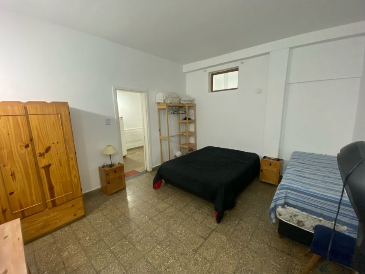 VENDO EN LA COSTA COMODA CASA 3AMB MAS DEPTO 2 AMB EN BLOCK. OPORTUNIDAD