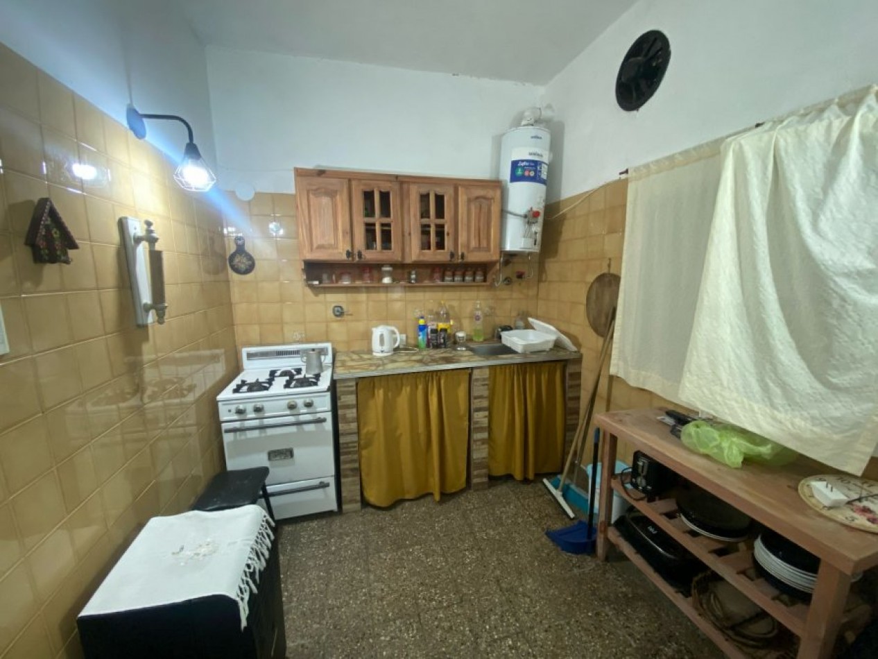 VENDO EN LA COSTA COMODA CASA 3AMB MAS DEPTO 2 AMB EN BLOCK. OPORTUNIDAD