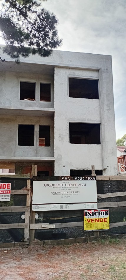 DEPARTAMENTO FRENTE A LA PLAZA - POZO!!!