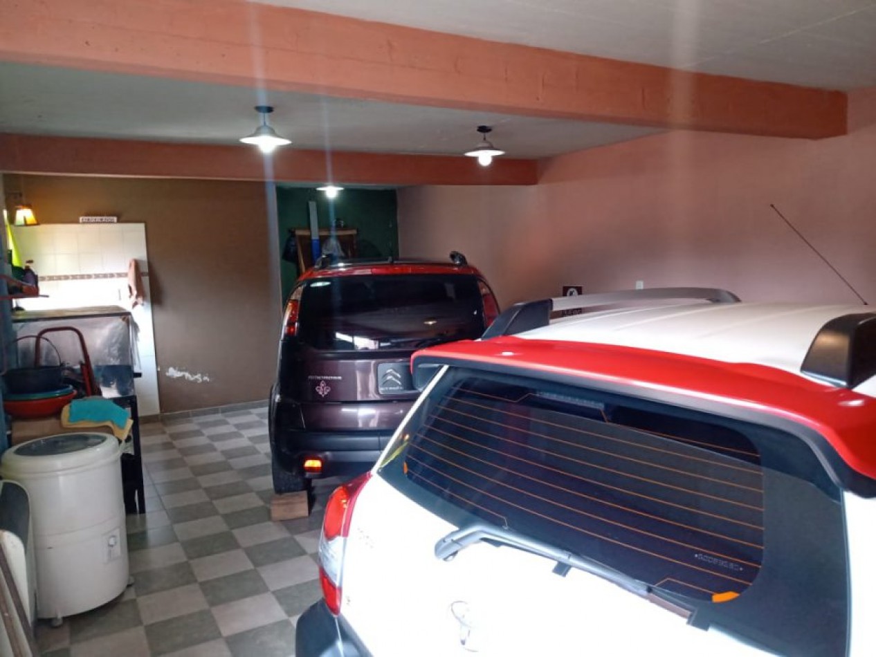 VENDO EN LA COSTA CASA 3 AMB. CON PARQUE Y GAS NATURAL, EXCELENTE UBICACION