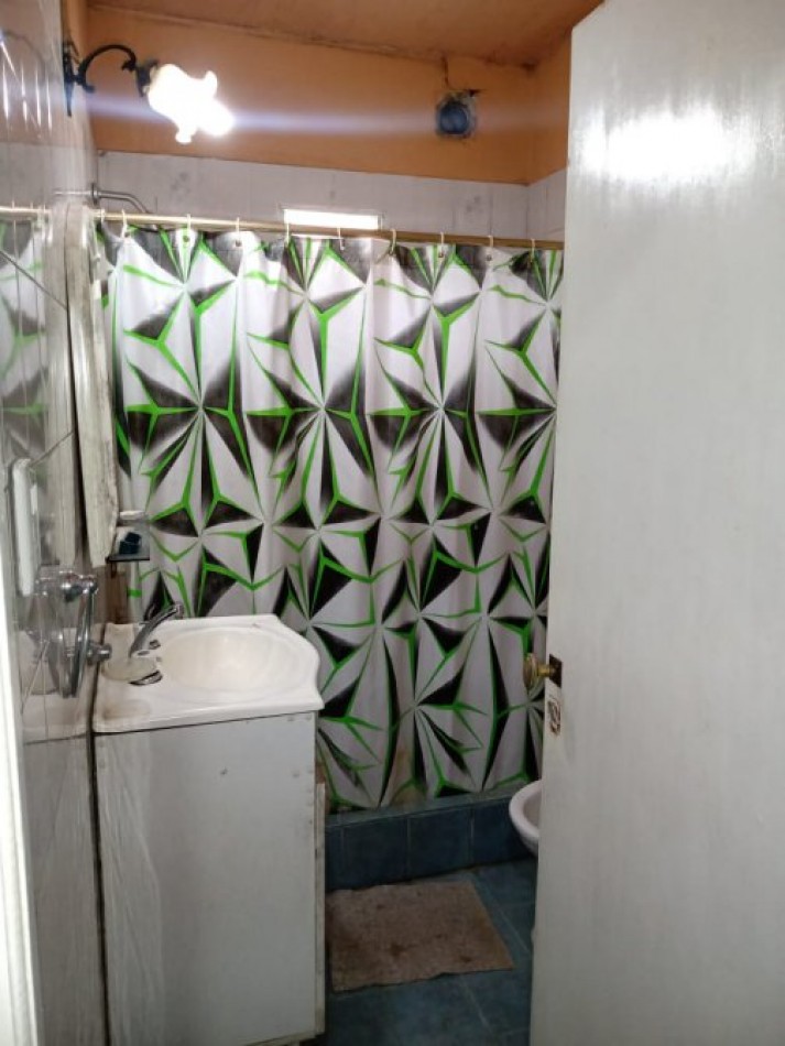 VENDO EN LA COSTA CASA 3 AMB. CON PARQUE Y GAS NATURAL, EXCELENTE UBICACION