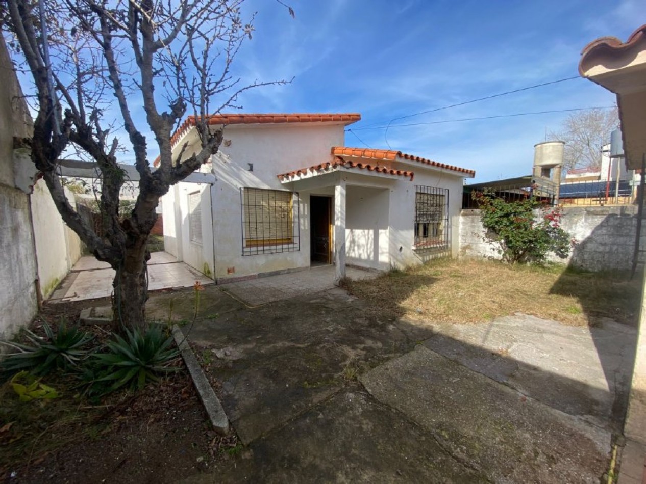 VENTA EN LA COSTA 2 casas a reciclar sobre lo de 10x40 ¡OPORTUNIDAD! A INVERSIONISTA