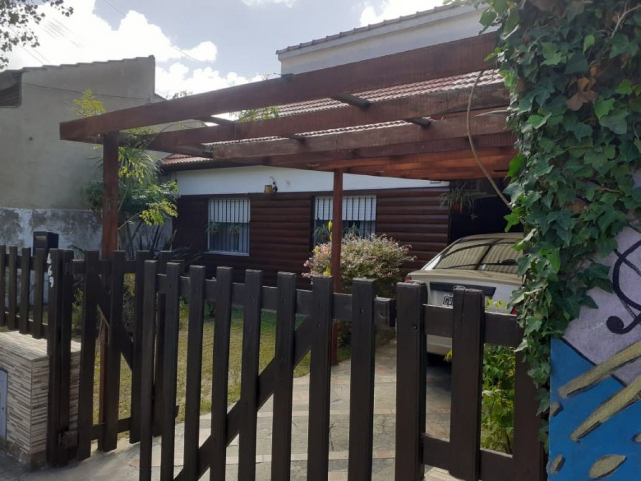 VENDO CASA DE 5 AMBIENTES, EN LA COSTA TODOS LOS SERVICIOS