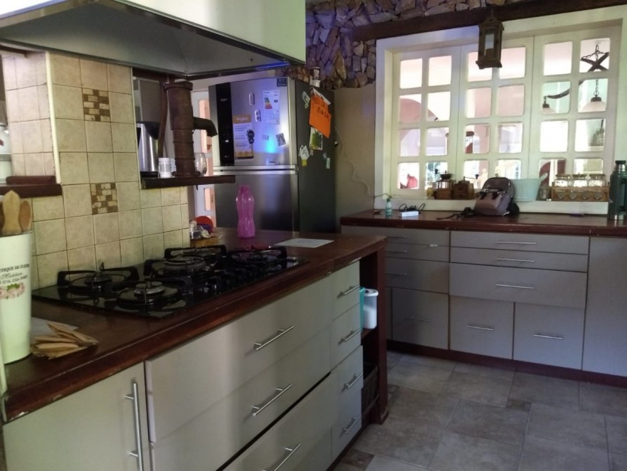 VENTA SANTA TERESITA, CHALET + CABAÑAS C/ PARQUE Y PISCINA, IDEAL VIV. / RENTA / HOTEL / GASTRONOMIA