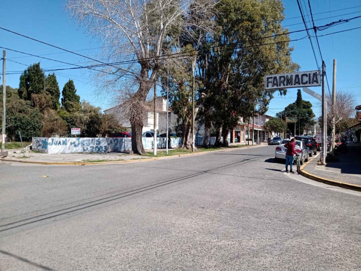 VENTA EN LA COSTA, REGIO LOTE EN ESQUINA SOBRE AV. PRINCIPAL, CERCA DEL MAR