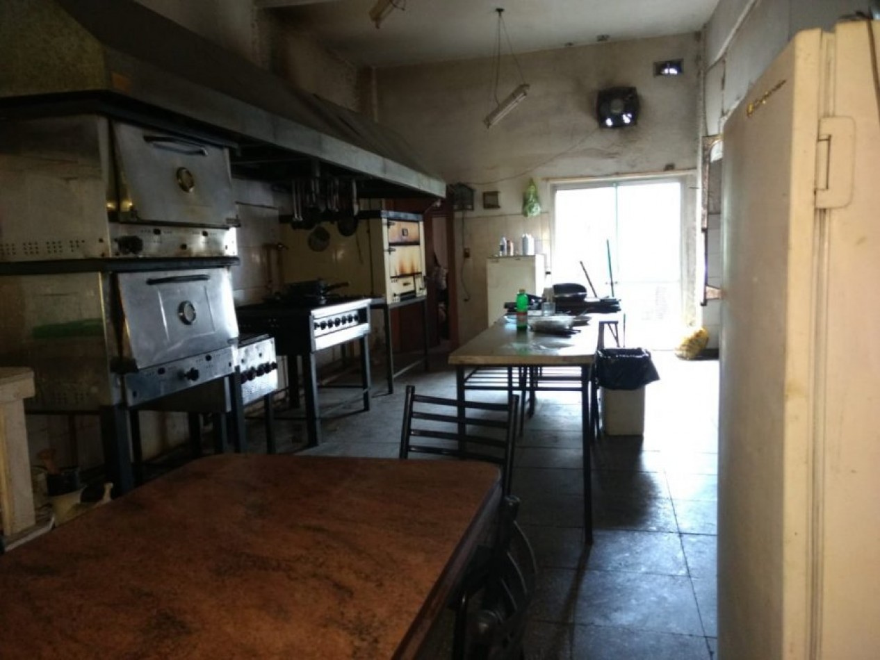 VENTA EN LA COSTA LOCAL CON VIVIENDA