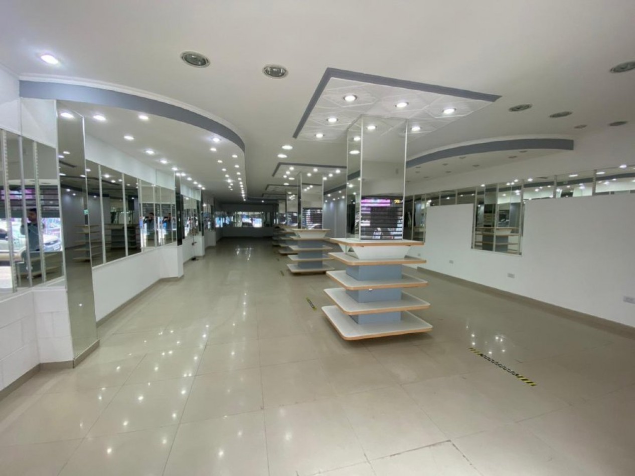 IMPORTANTE LOCAL INMEJORABLE UBICACION SOBRE PEATONAL, ALTA RENTA OPORTUNIDAD