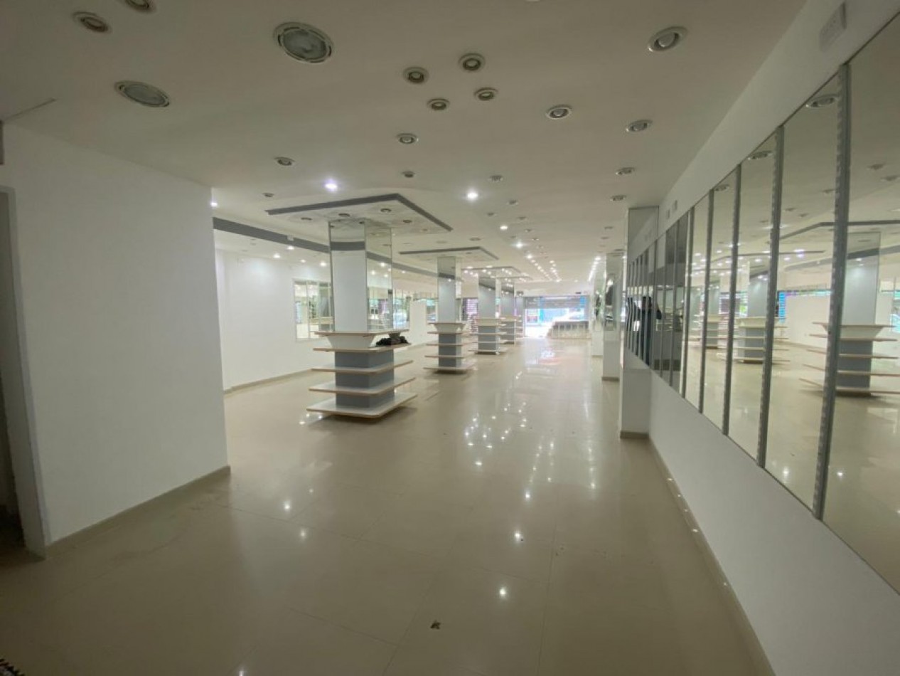 IMPORTANTE LOCAL INMEJORABLE UBICACION SOBRE PEATONAL, ALTA RENTA OPORTUNIDAD