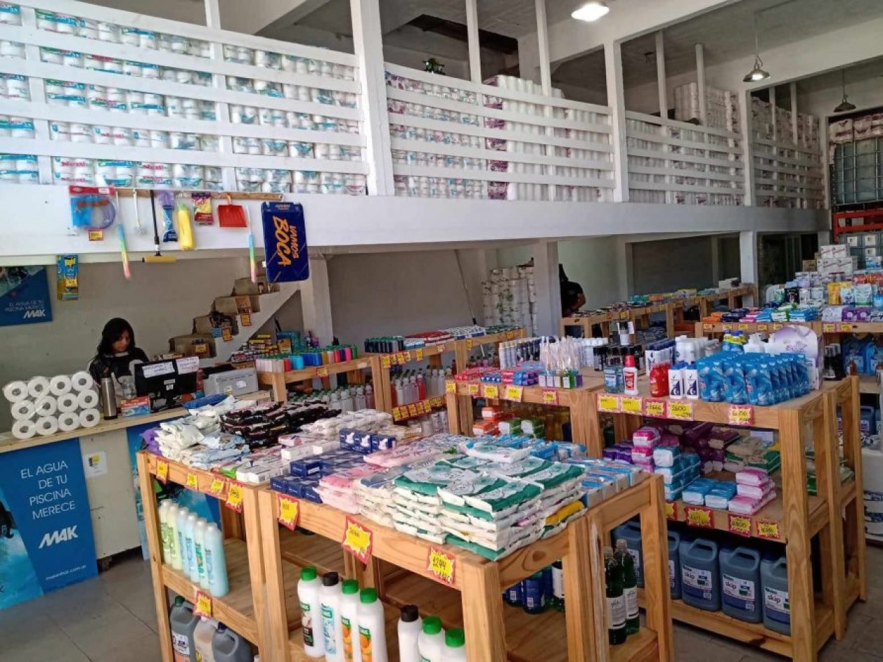 LOCAL + DEPOSITO 600M2 SOBRE AV. PRINCIPAl.