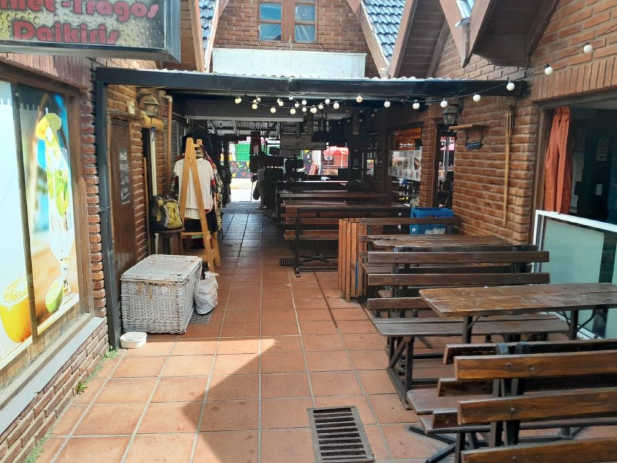 VENDO EN LA COSTA, GALERIA EN BLOCK, EXCELENTE INVERSION, ALTA RENTA