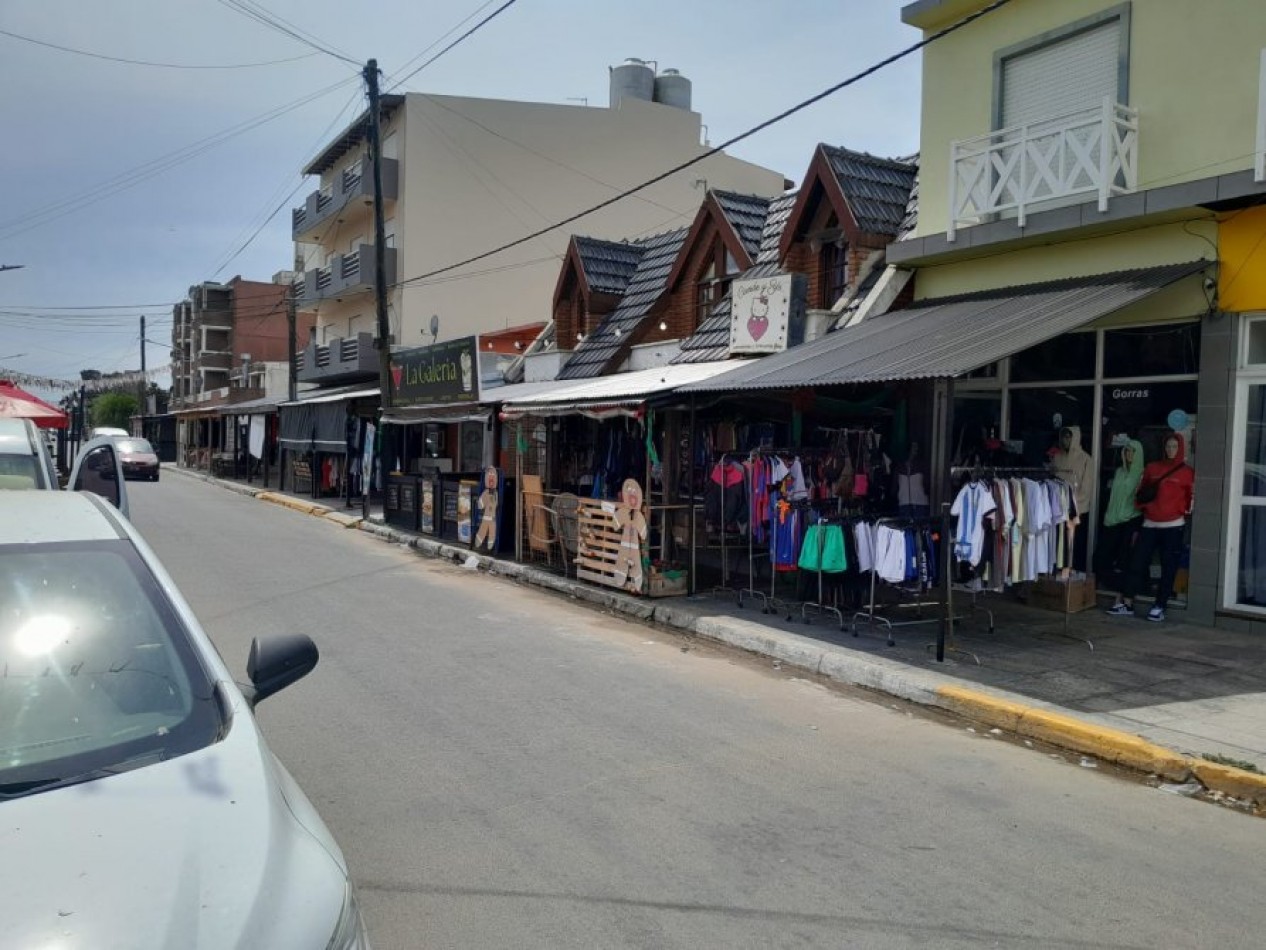 VENDO EN LA COSTA, GALERIA EN BLOCK, EXCELENTE INVERSION, ALTA RENTA