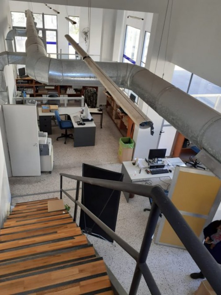 VENTA EN SANTA TERESITA IMPORTANTE LOCAL DOBLE ALTURA EN ESQUINA, ALTA RENTA