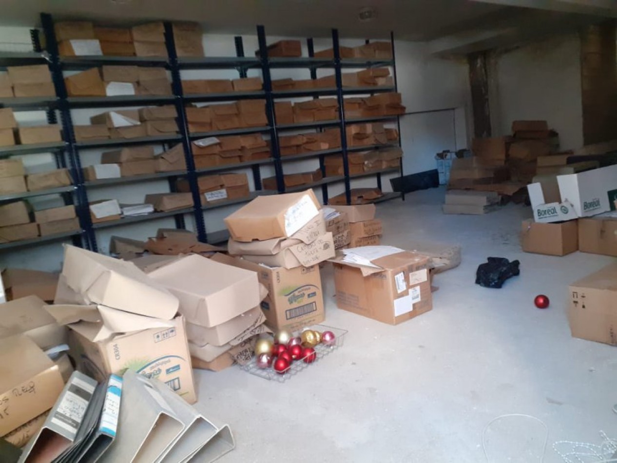 VENTA EN SANTA TERESITA IMPORTANTE LOCAL DOBLE ALTURA EN ESQUINA, ALTA RENTA