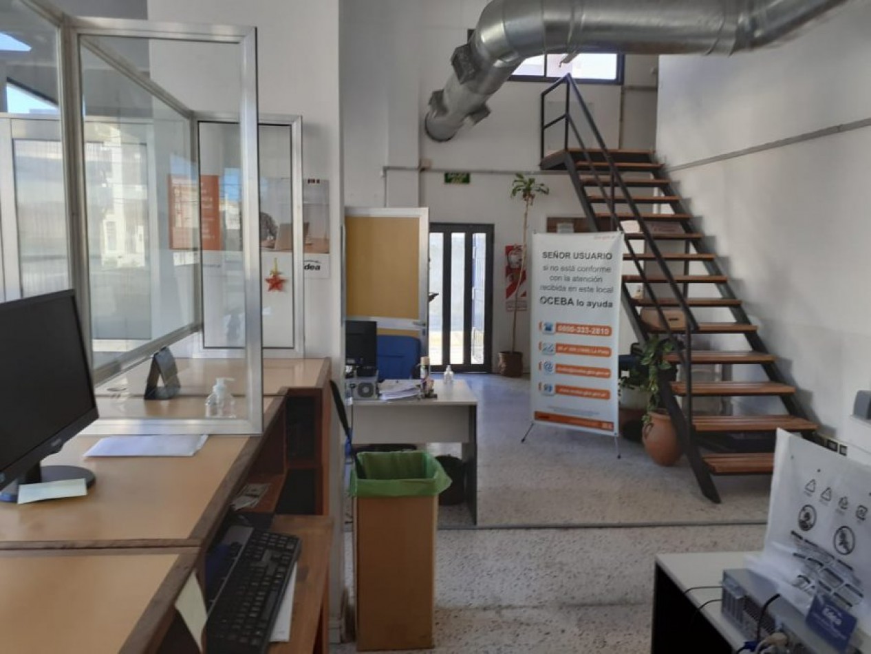 VENTA EN SANTA TERESITA IMPORTANTE LOCAL DOBLE ALTURA EN ESQUINA, ALTA RENTA