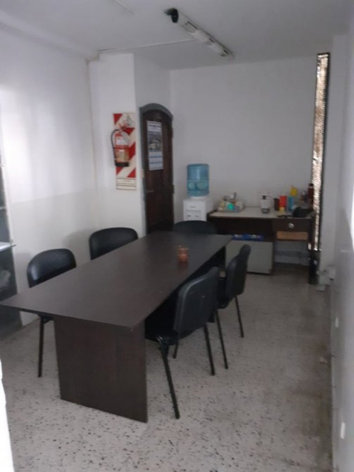VENTA EN SANTA TERESITA IMPORTANTE LOCAL DOBLE ALTURA EN ESQUINA, ALTA RENTA