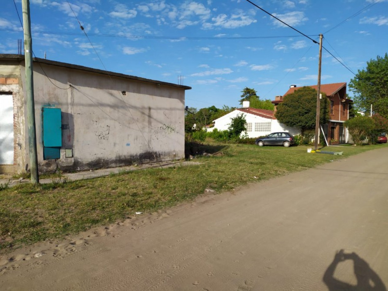 OPORTUNINDAD, 4 LOCALES EN ESQUINA Y ESPACIO AEREO, VENDO URGENTE.