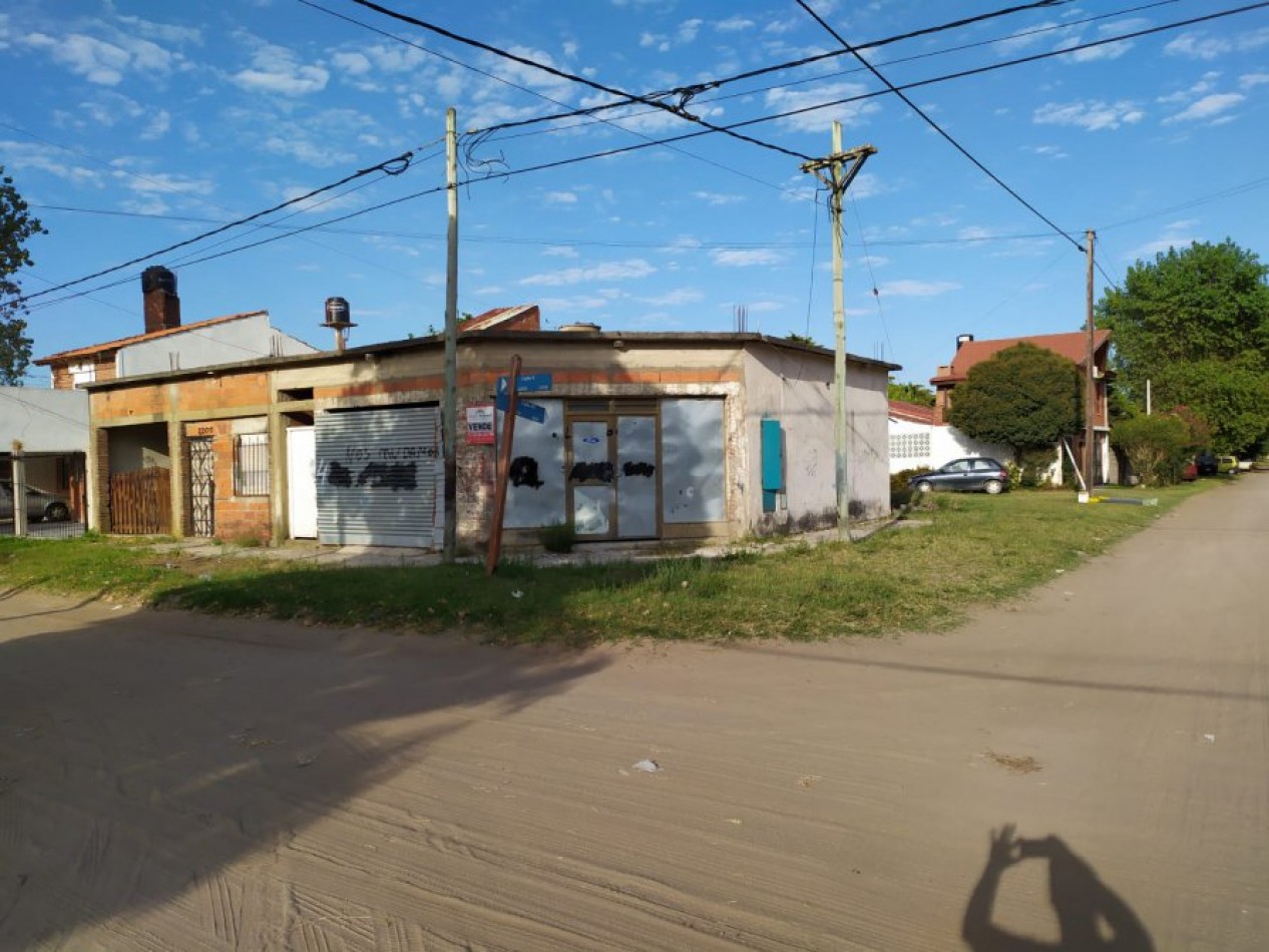 OPORTUNINDAD, 4 LOCALES EN ESQUINA Y ESPACIO AEREO, VENDO URGENTE.