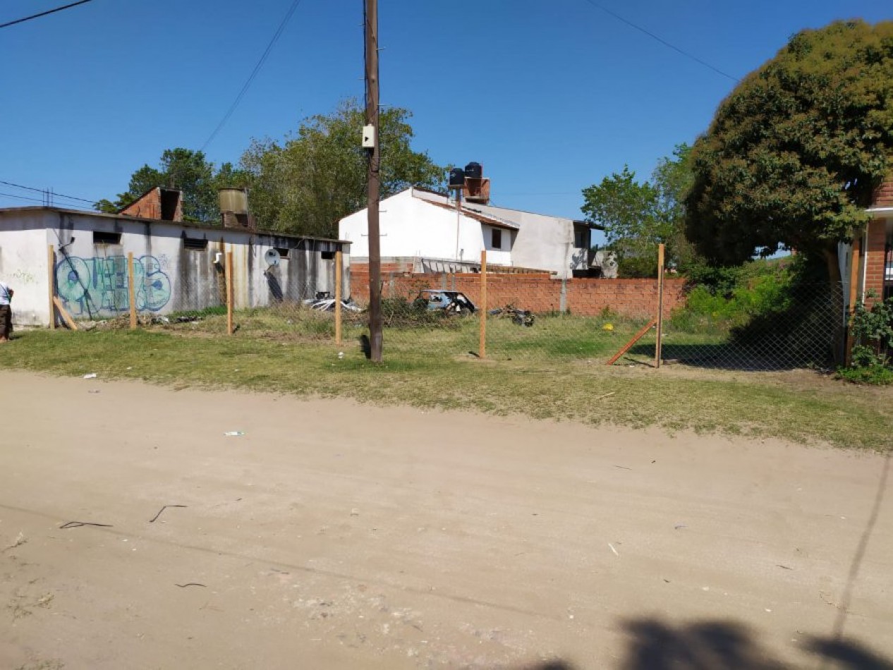 OPORTUNINDAD, 4 LOCALES EN ESQUINA Y ESPACIO AEREO, VENDO URGENTE.