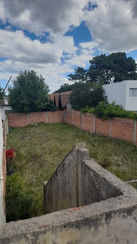 VENTA EN LA COSTA, IMPORTANTE LOCAL + 2 VIVIENDAS