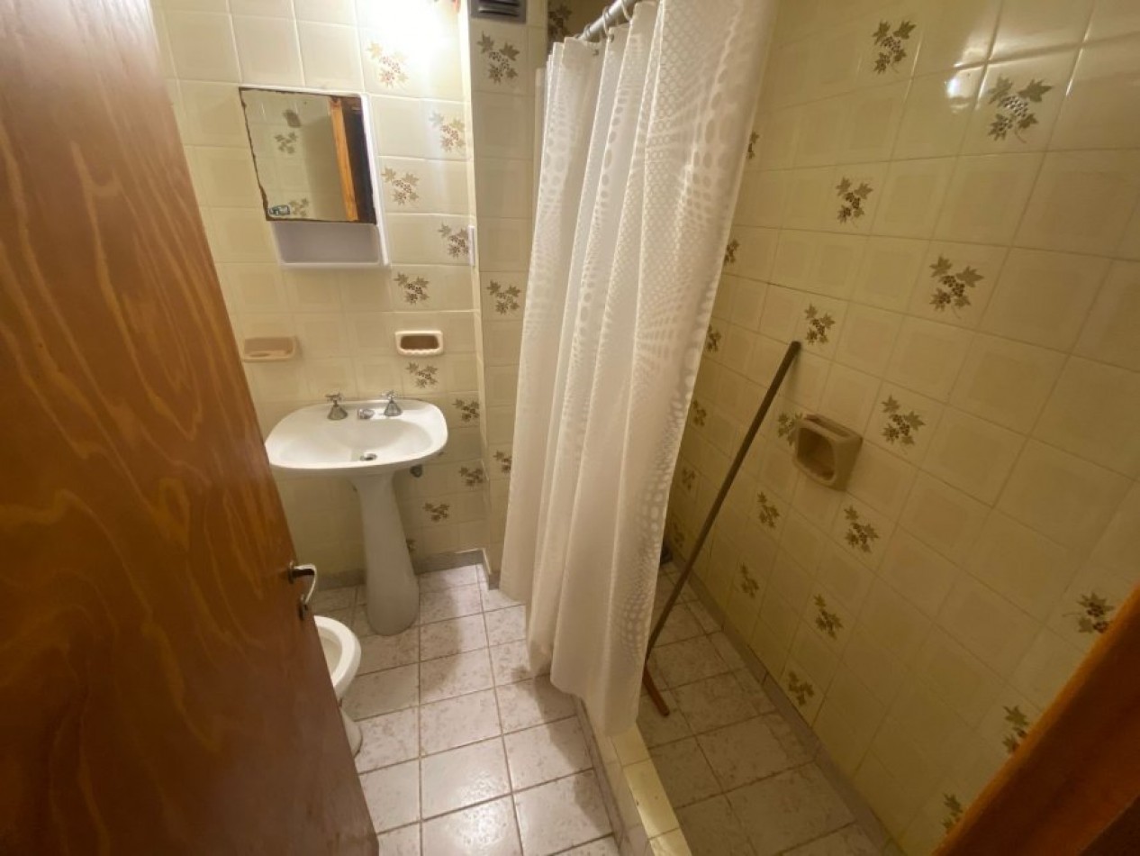 VENTA EN LA COSTA PH 4 AMBIENTES, ZONA CENTRO CERCA DEL MAR.