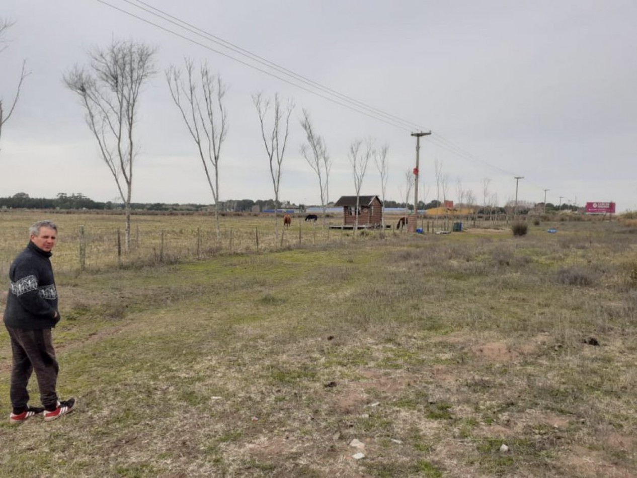 EXCELENTE FRACCION DE APROX 62.000 M2 SOBRE RUTA 11