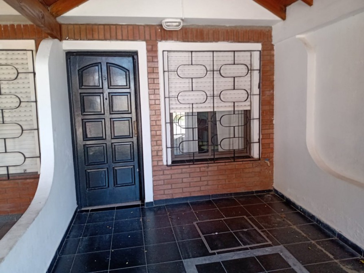 VENTA EN SANTA TERESITA, DUPLEX CERCA DEL MAR CON COCHERA Y GAS NATURAL